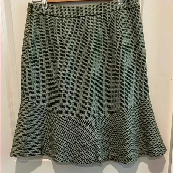 Loft Women's Skirt - Picture 2 of 5